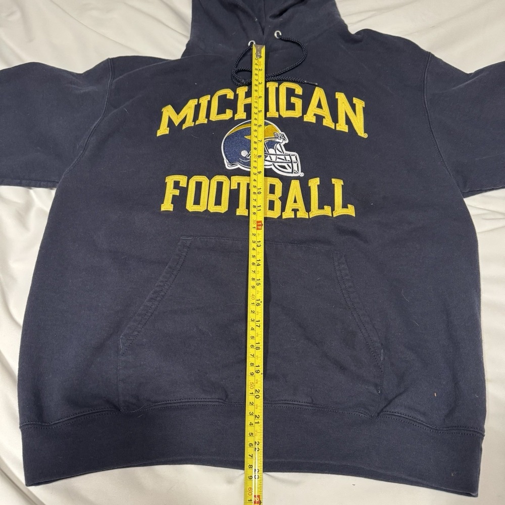 Champion Michigan Football Hoodie Size Medium Embroidered Wolverines NCAA Sports - Picture 6 of 10